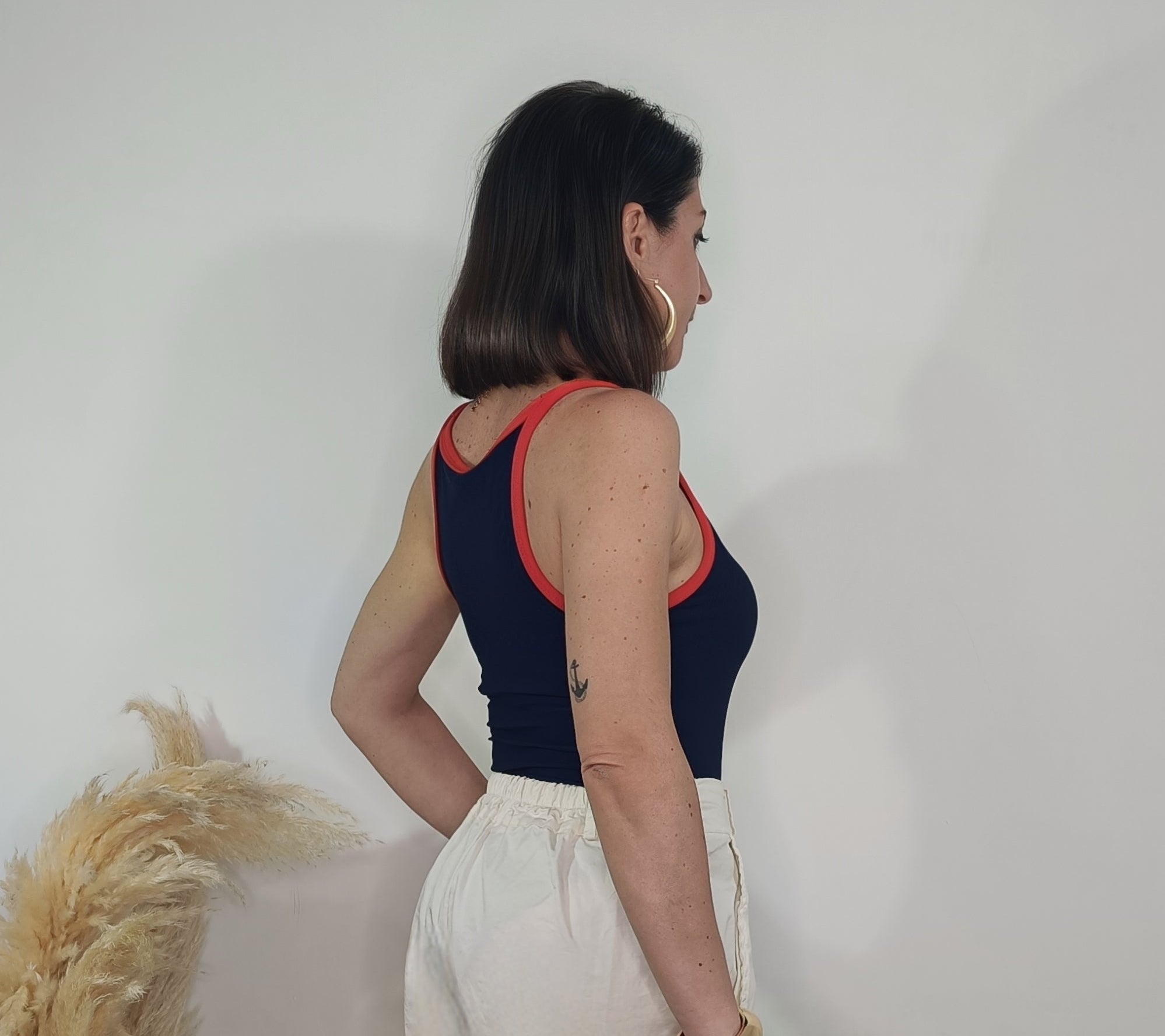 BODY CONTRAST